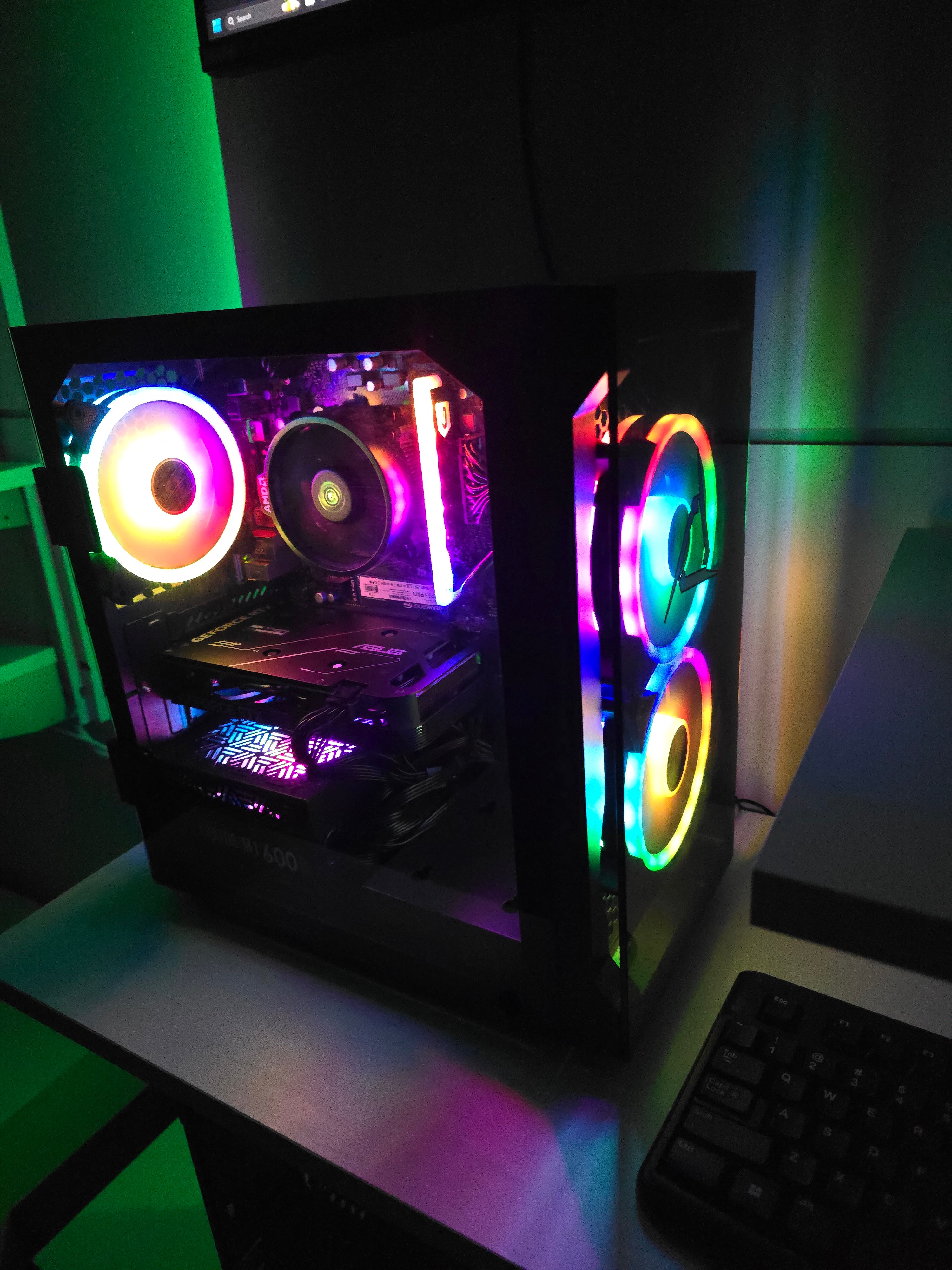 Gaming PC with Ryzen 7 5700 and RTX 4060