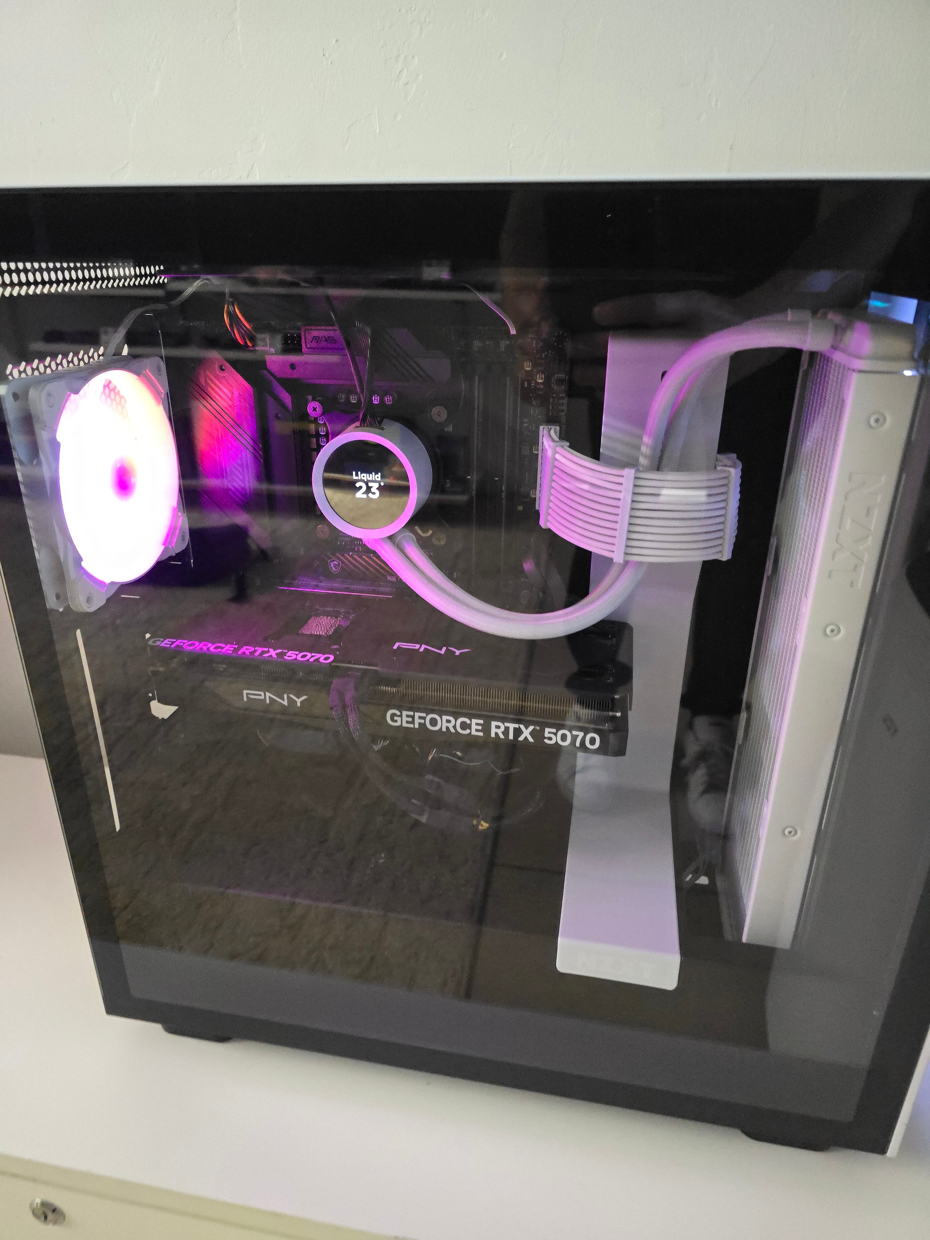 Gaming PC with I7 and RTX 5070