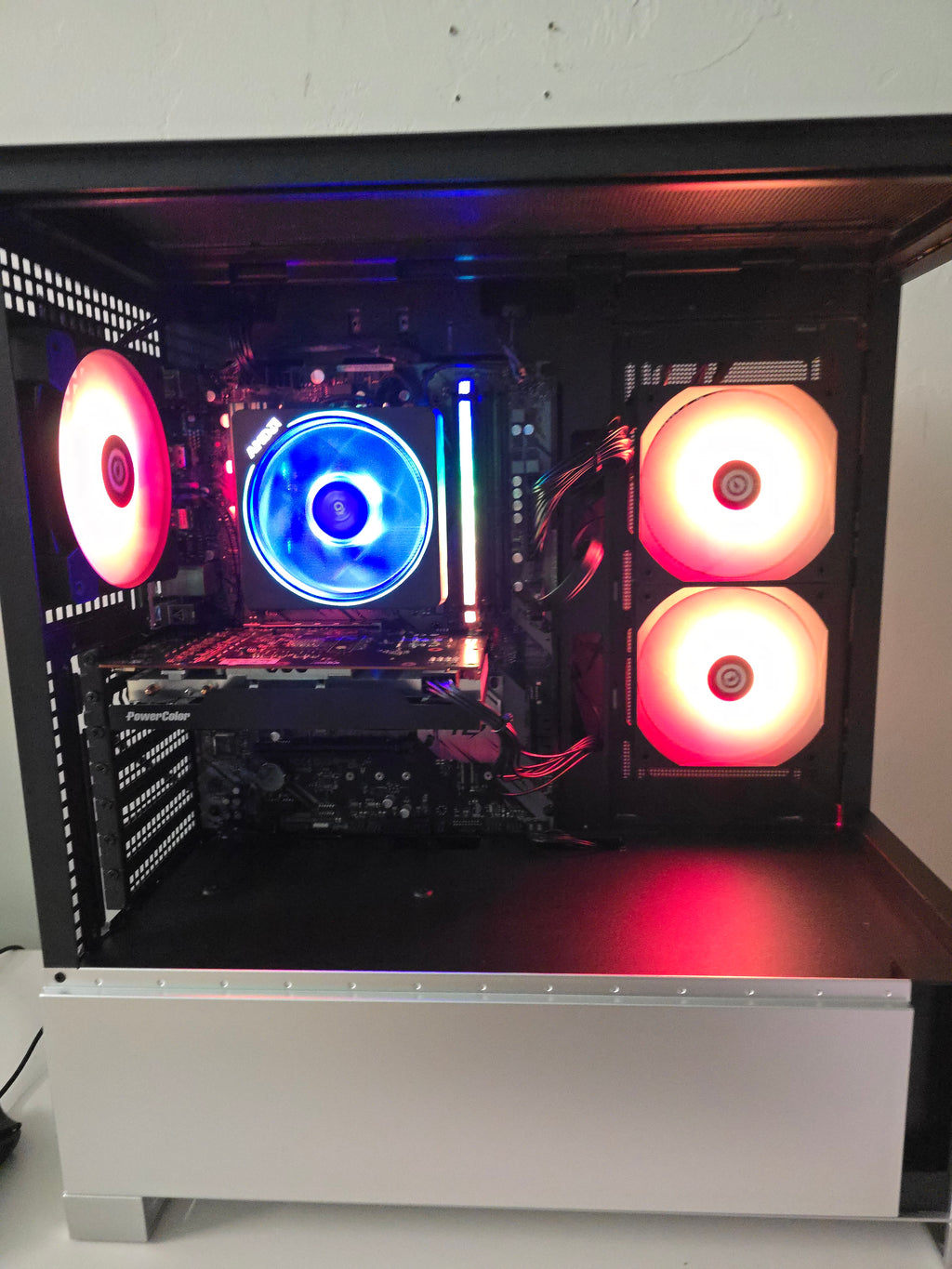 Gaming PC with Ryzen 5 and RX6600