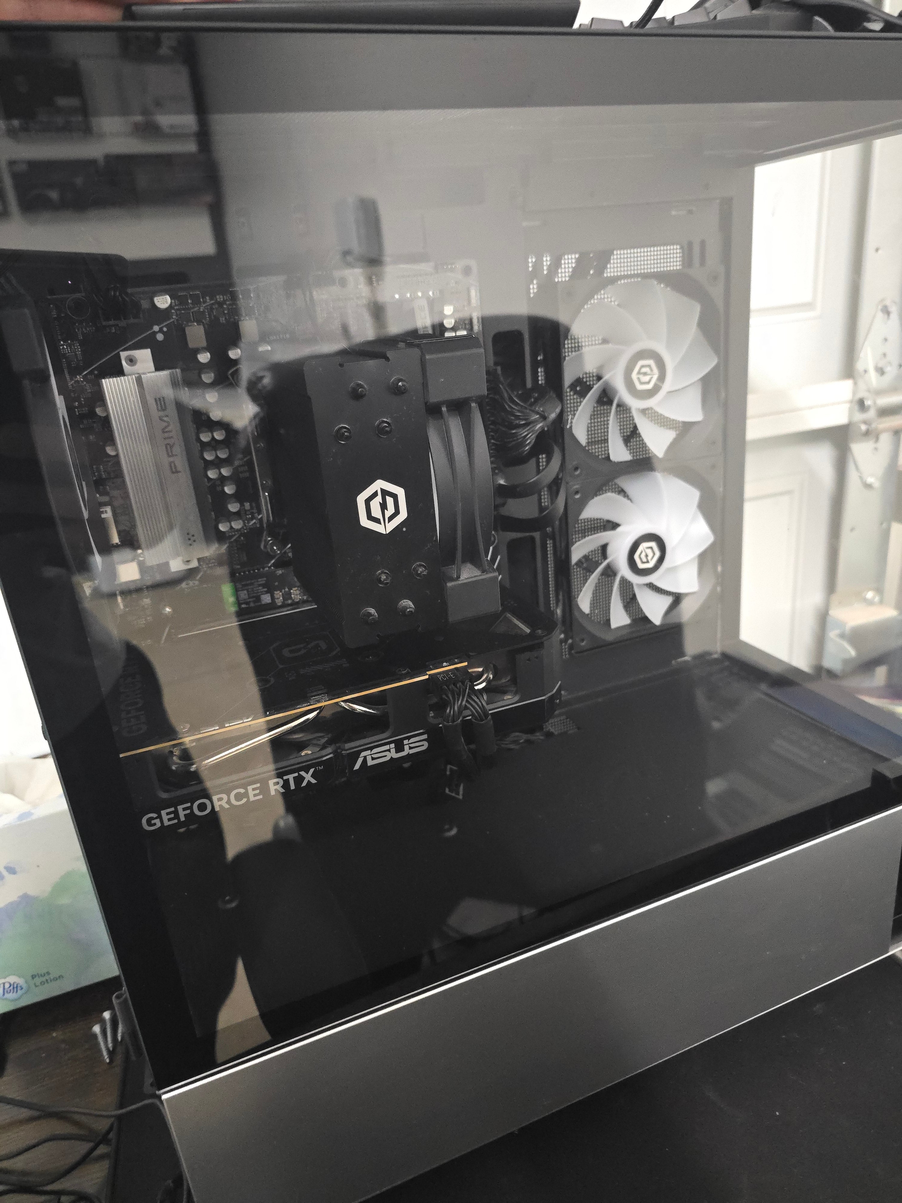 Gaming PC with Ryzen 5 8th gen and RTX 5060 GPU