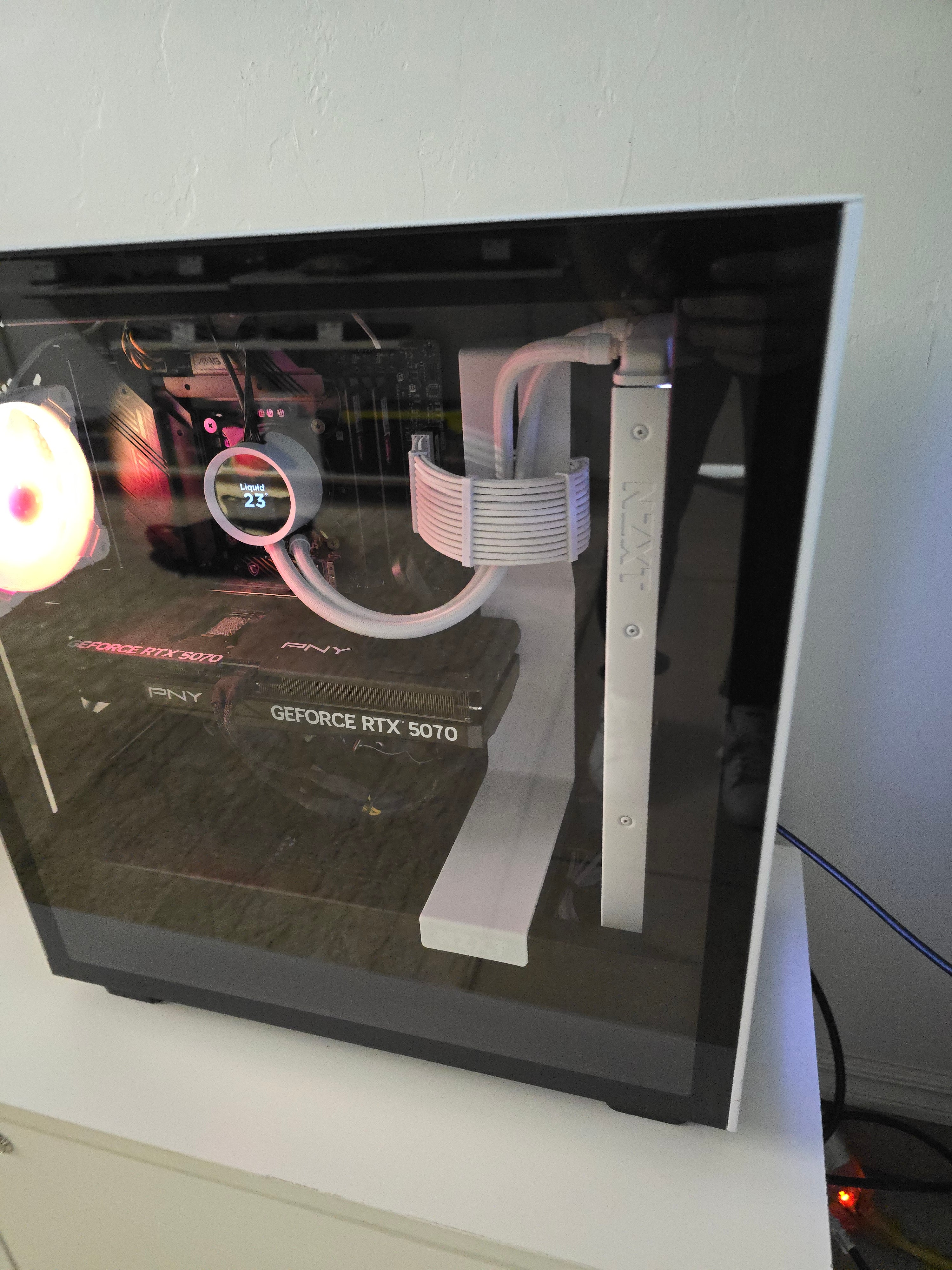 Gaming PC with I7 and RTX 5070